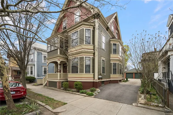 $2,250 | 22 Sycamore Street, Unit 1, Providence, RI 02909