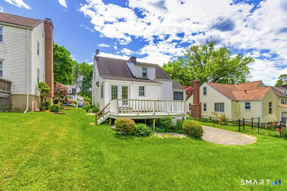 98 Woodmere Road West Hartford, CT 06119 - Photo 10 of 40