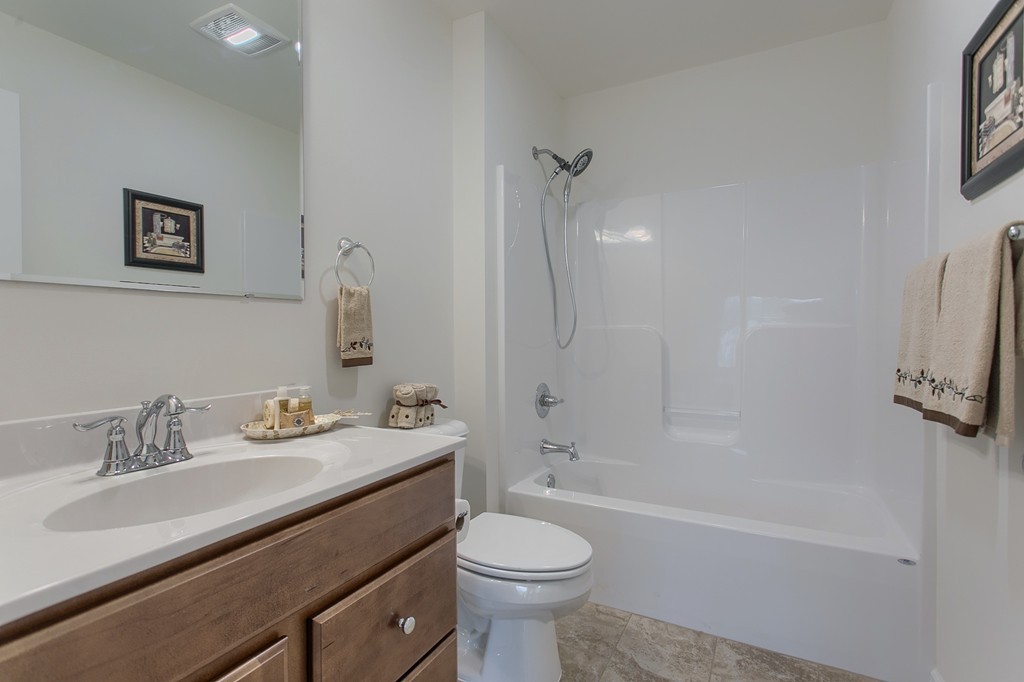 6 Lilian Rd Extension Framingham, MA 01701 - Photo 17 of 30 Gallery Image 17