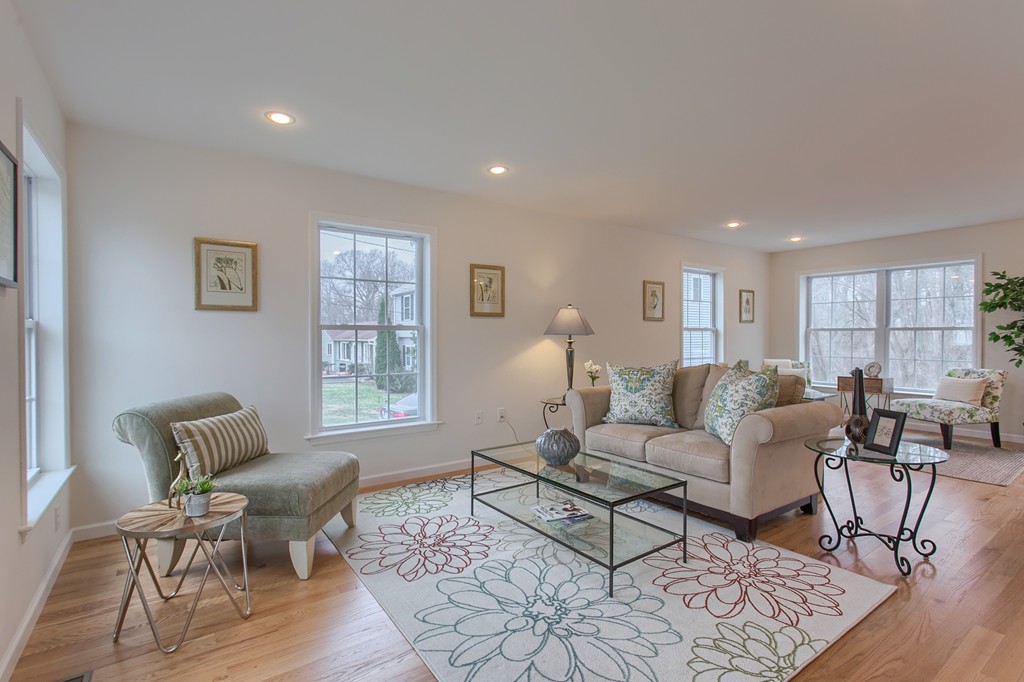 6 Lilian Rd Extension Framingham, MA 01701 - Photo 2 of 30 Gallery Image 2
