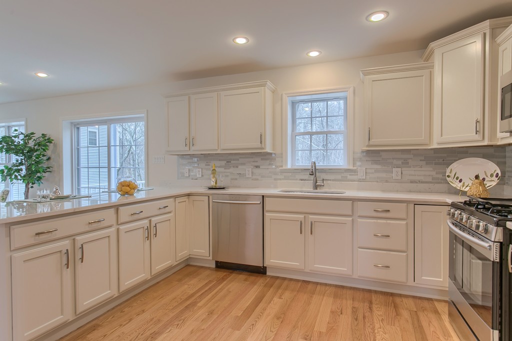 6 Lilian Rd Extension Framingham, MA 01701 - Photo 7 of 30 Gallery Image 7