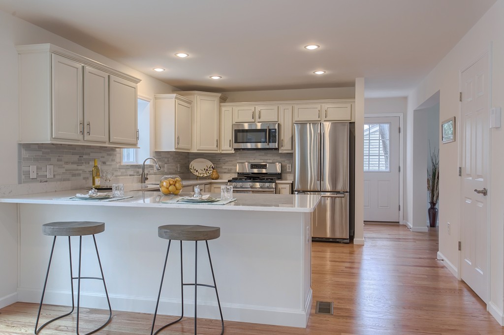 6 Lilian Rd Extension Framingham, MA 01701 - Photo 10 of 30 Gallery Image 10
