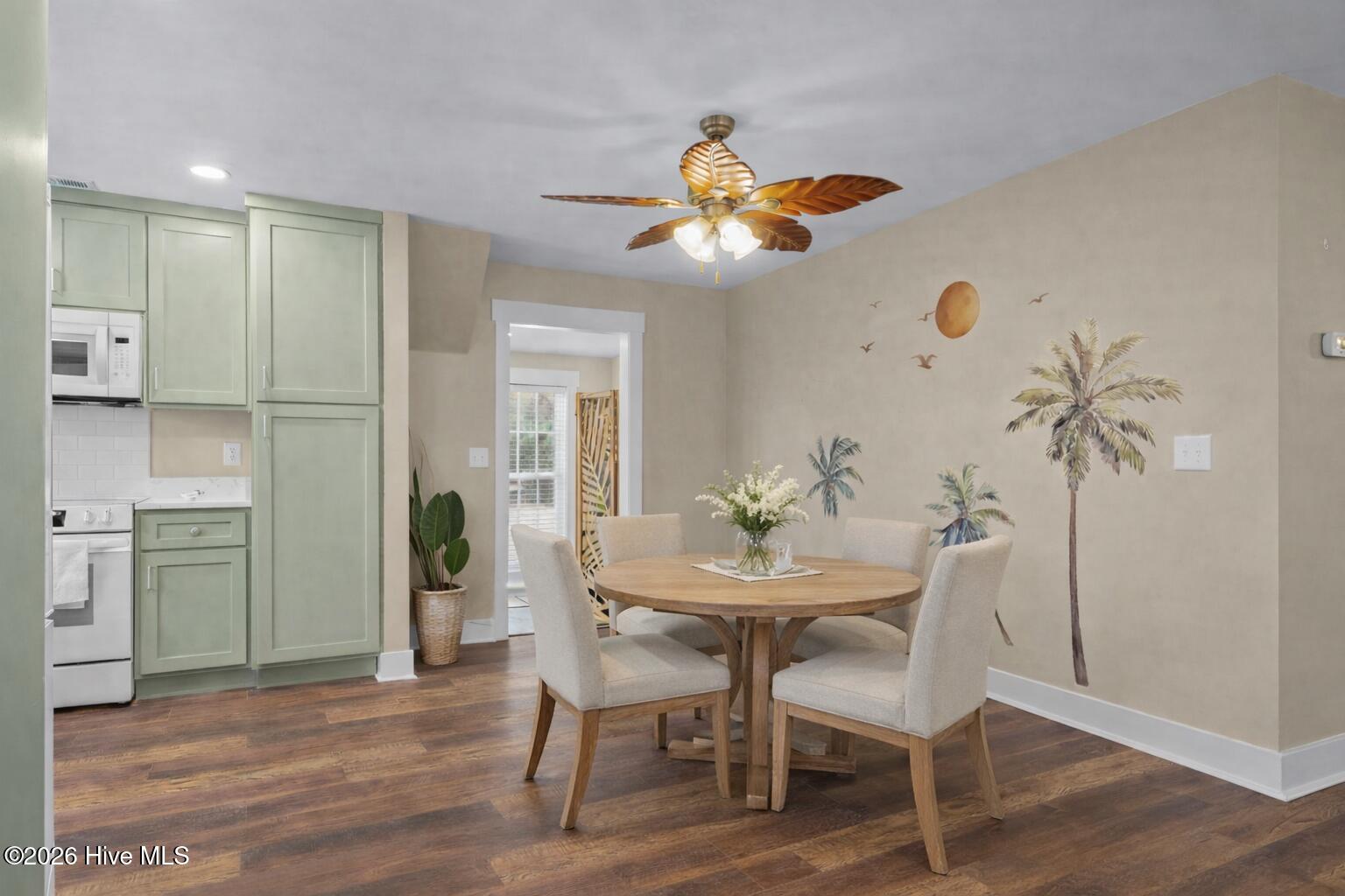 177 Otway Farm Road Beaufort, NC 28516 - Photo 15 of 51 177 Otway Dining - VS2