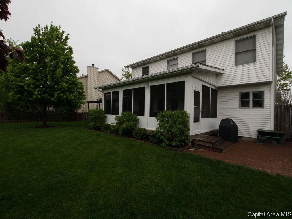 2733 Cronin Drive Springfield, IL 62711 - Photo 3 of 24 Gallery Image 3