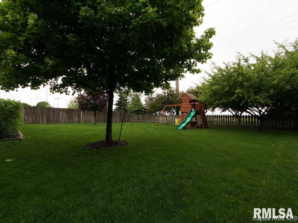 2733 Cronin Drive Springfield, IL 62711 - Photo 4 of 24 Gallery Image 4