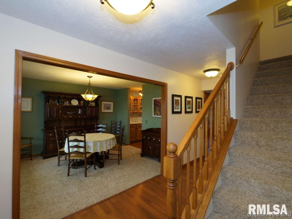 2733 Cronin Drive Springfield, IL 62711 - Photo 6 of 24 Gallery Image 6