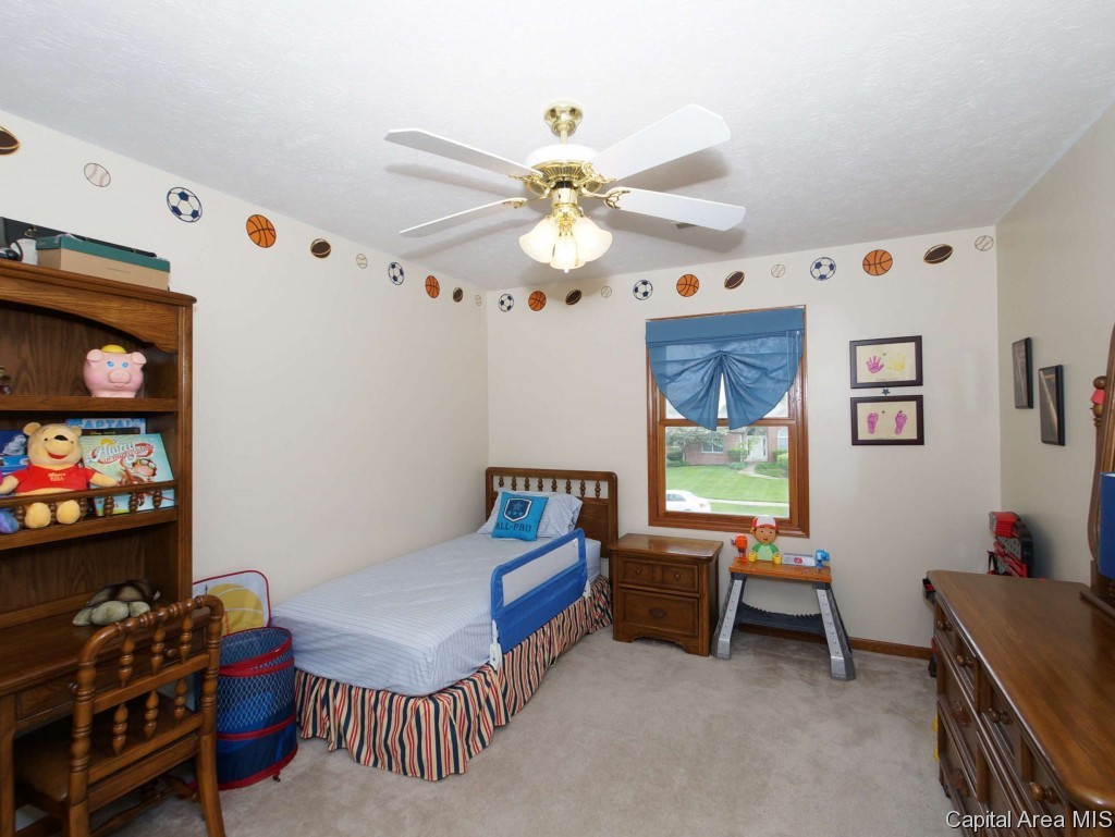2733 Cronin Drive Springfield, IL 62711 - Photo 10 of 24 Gallery Image 10