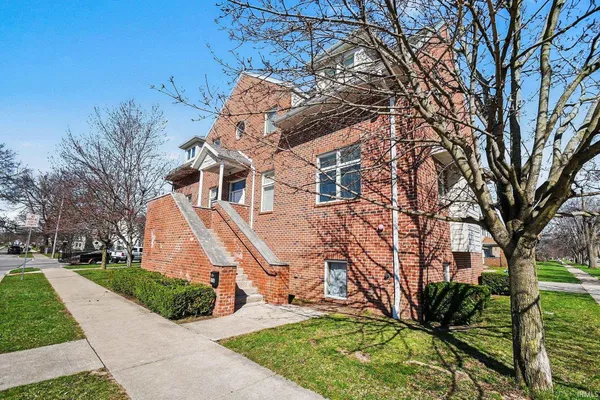 $750,000 | 330 North Sunnyside Avenue, South Bend, IN 46617