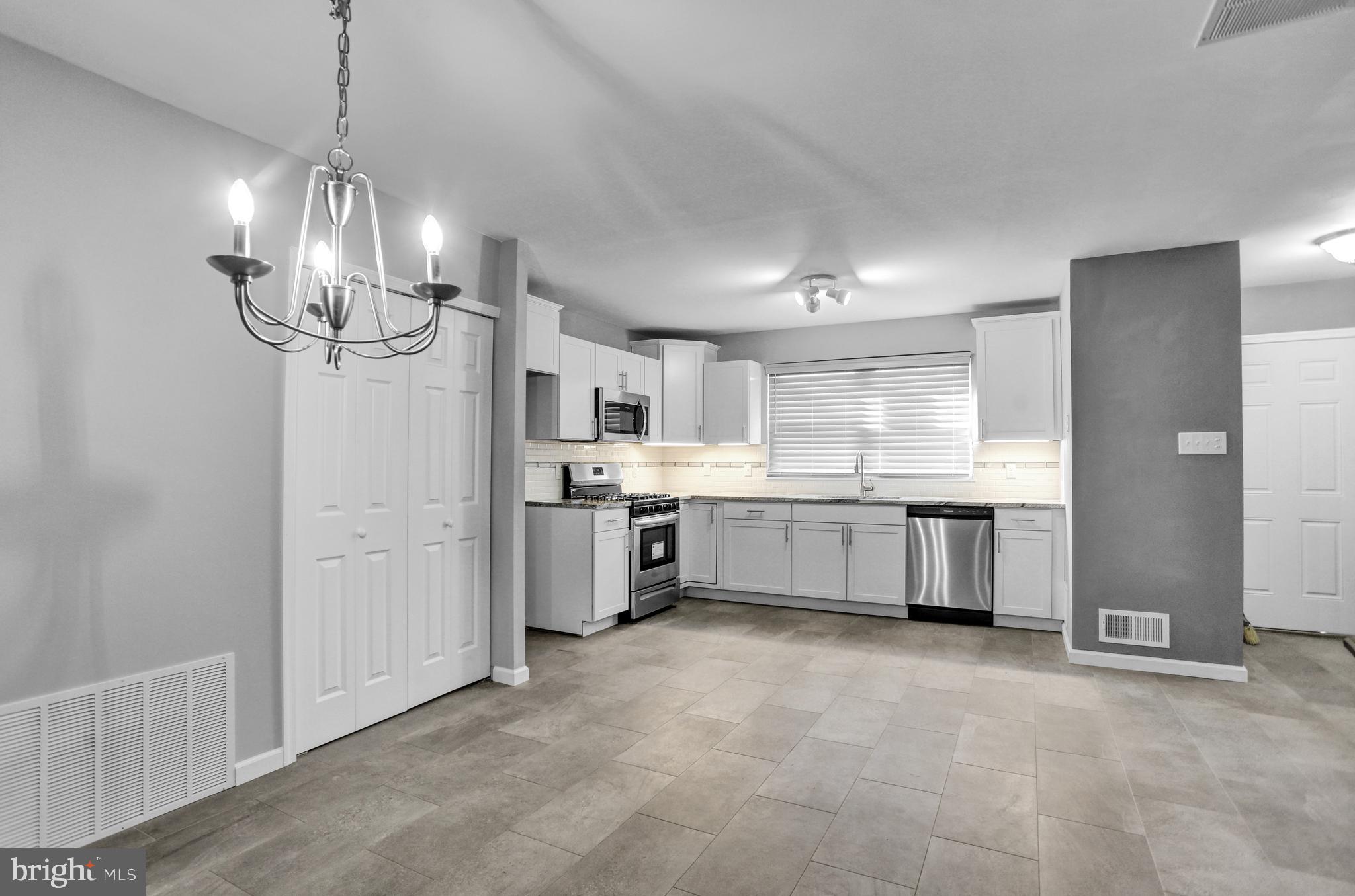 1320 Fox Run Reading, PA 19606 - Photo 5 of 33