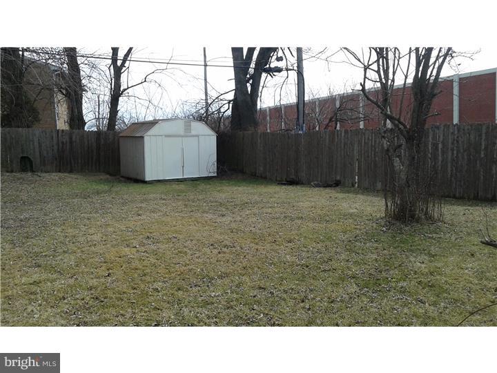 12101 Thornton Road Philadelphia, PA 19154 - Photo 5 of 14 Back Yard