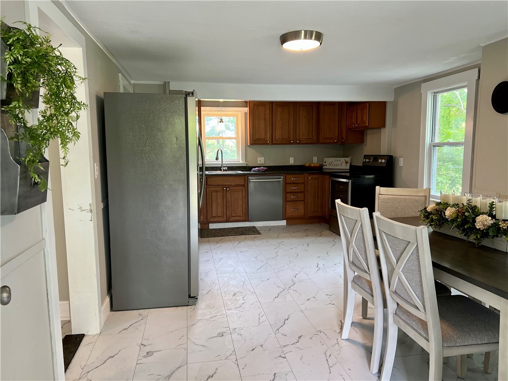 54 Moosup Valley Road Foster, RI 02825 - Photo 8 of 32