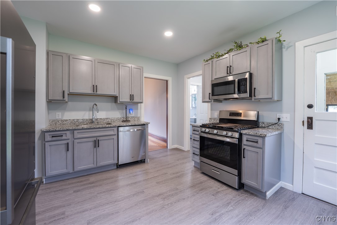 611 Turin Street Rome, NY 13440 - Photo 5 of 40