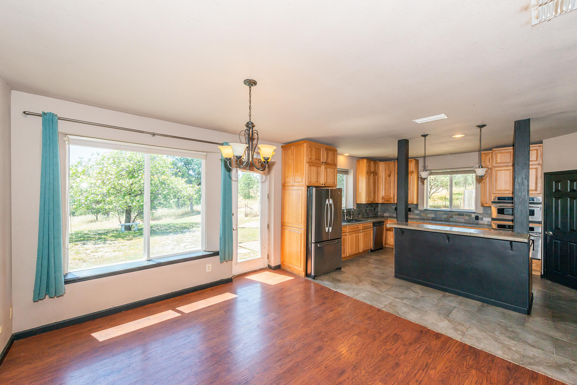 13575 Gas Point Road Igo, CA 96047 - Photo 14 of 59 Dining Room