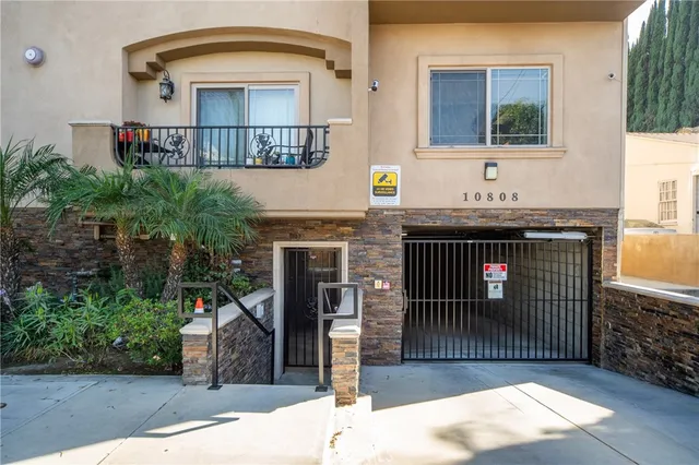 a view of a garden with pathway