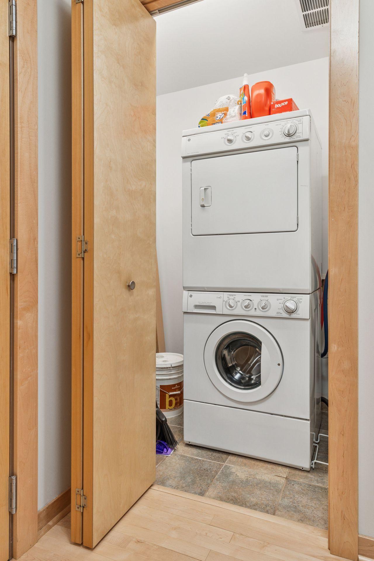 215 10th Avenue South, Unit 533 Minneapolis, MN 55415 - Photo 18 of 65 Gallery Image 18