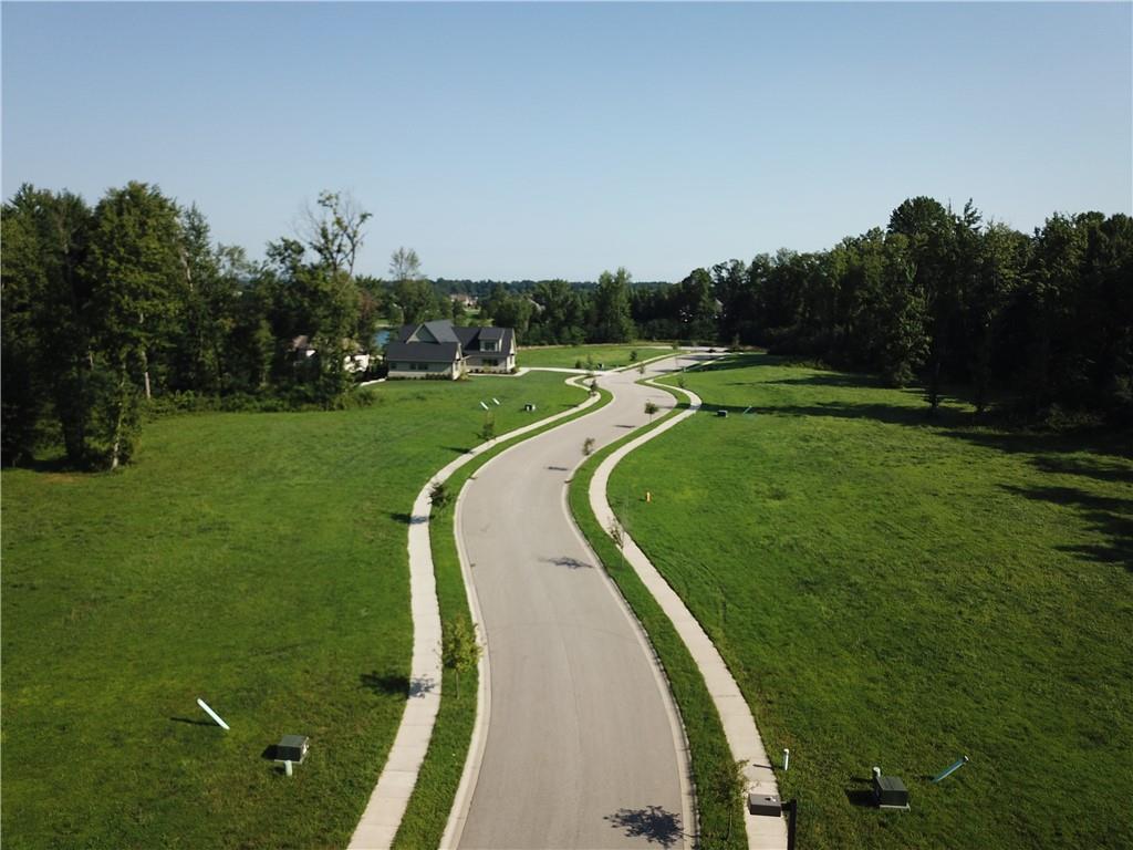 1817 Tipton Pointe Court Columbus, IN 47201 - Photo 3 of 9