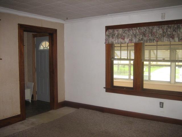 464 Westmount Street Rochester, NY 14615 - Photo 8 of 14 Living Room