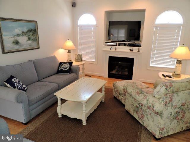 10414 Exeter Road Ocean City, MD 21842 - Photo 7 of 43 Living Room B