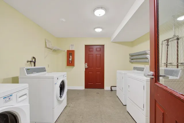 $270,000 | 6 Knights Bridge Drive, Unit J101, Nashua, NH 03063