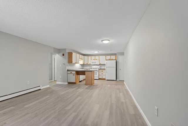 $270,000 | 6 Knights Bridge Drive, Unit J101, Nashua, NH 03063