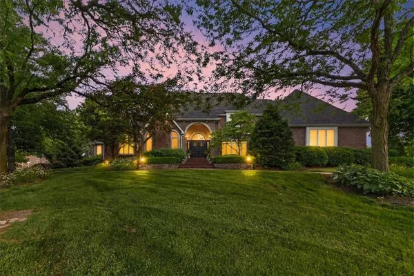 $1,200,000 | 11329 West 121st Terrace, Overland Park, KS 66213