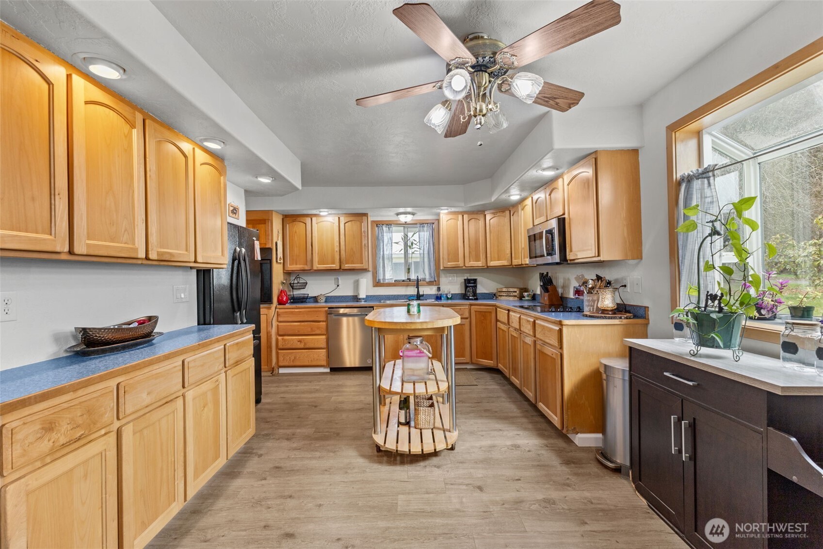 545 Davis Lake Road Morton, WA 98356 - Photo 5 of 32 a kitchen with counter top space cabinets and appliances