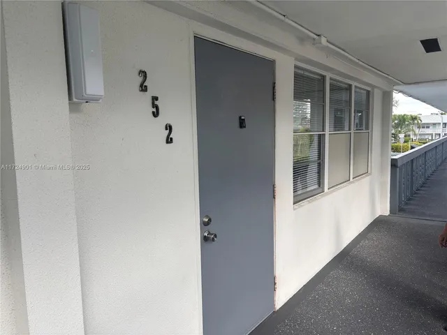 $108,000 | 252 Oakridge North, Unit 252, Deerfield Beach, FL 33442
