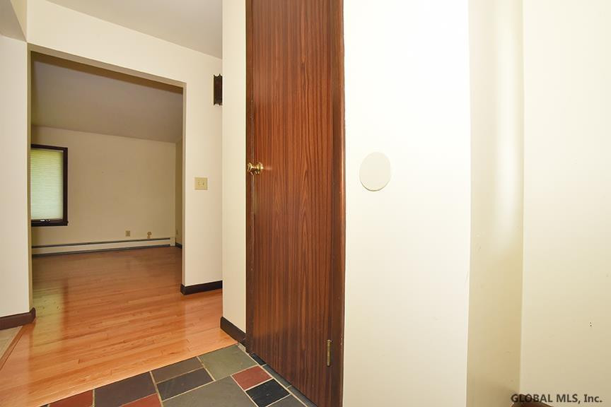 38 Garnsey Road Rexford, NY 12148 - Photo 4 of 40 Photo 4