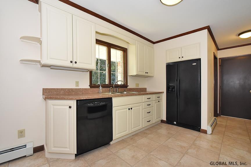 38 Garnsey Road Rexford, NY 12148 - Photo 6 of 40 Photo 6