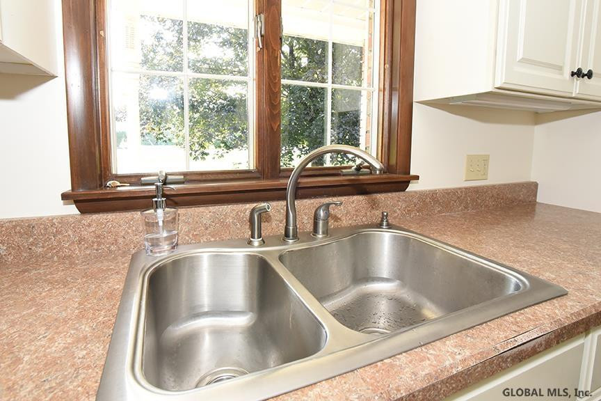 38 Garnsey Road Rexford, NY 12148 - Photo 7 of 40 Photo 7