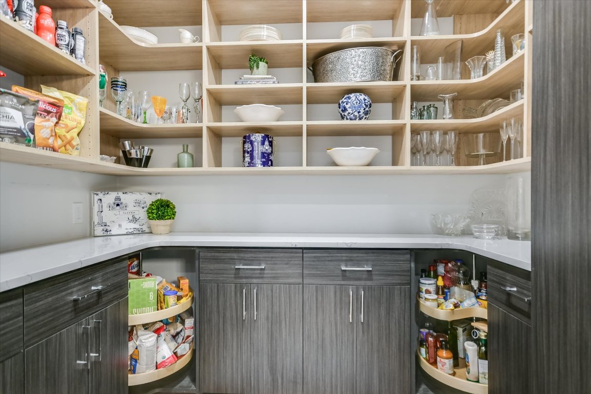 403 Ridgewood Road Austin, TX 78746 - Photo 12 of 34