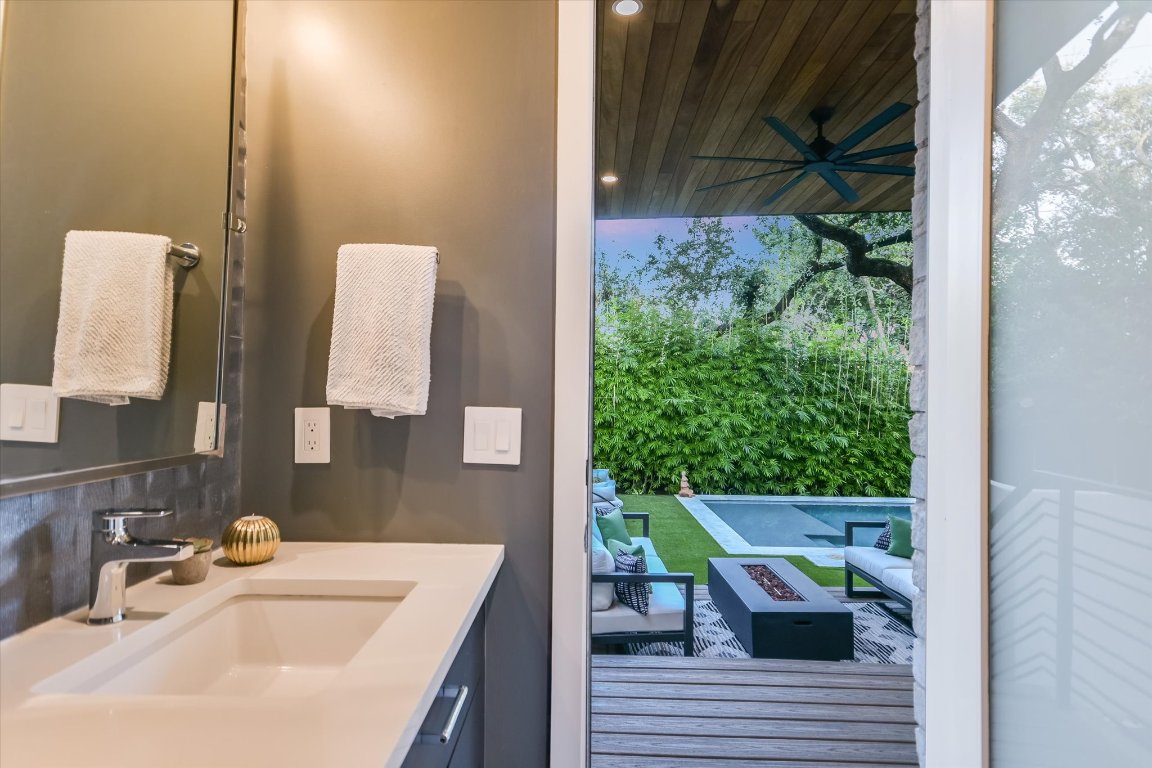 403 Ridgewood Road Austin, TX 78746 - Photo 18 of 34