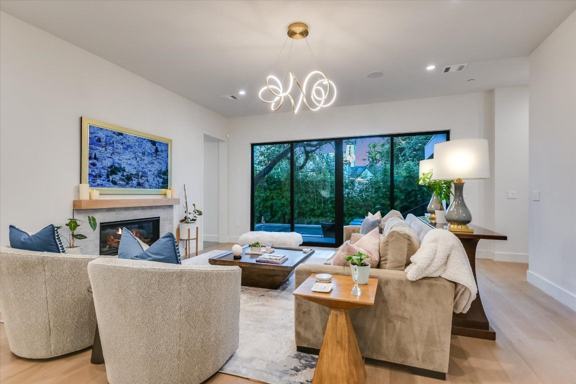 403 Ridgewood Road Austin, TX 78746 - Photo 8 of 34