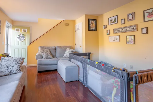 $649,900 | 562A 3rd Range Road, Unit A/B, Pembroke, NH 03275