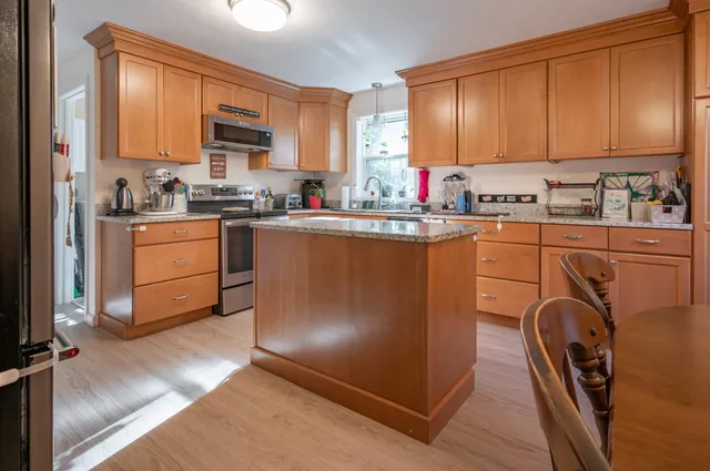 $649,900 | 562A 3rd Range Road, Unit A/B, Pembroke, NH 03275