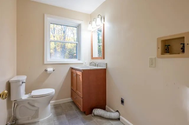 $649,900 | 562A 3rd Range Road, Unit A/B, Pembroke, NH 03275