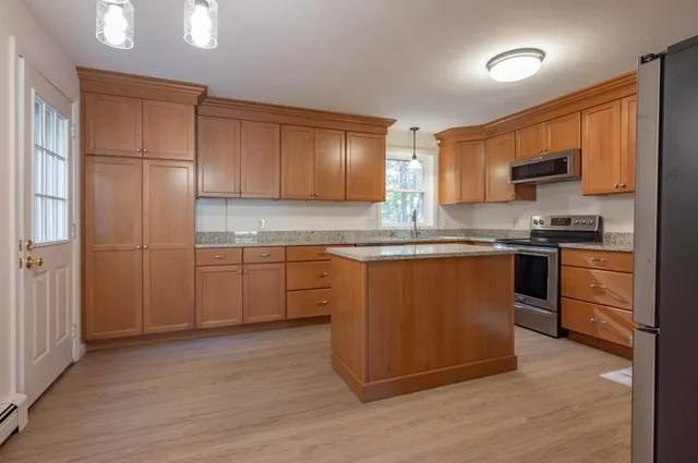 $649,900 | 562A 3rd Range Road, Unit A/B, Pembroke, NH 03275