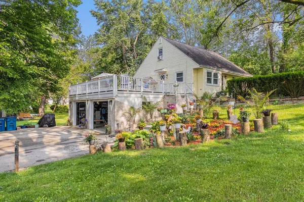 $320,000 | 3104 Courtlandt Avenue, Kalamazoo, MI 49004