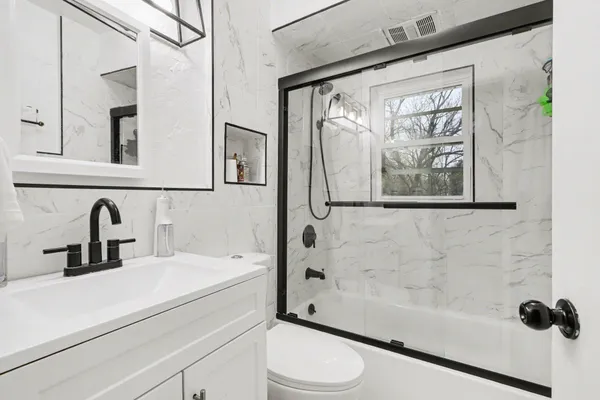 $320,000 | 3104 Courtlandt Avenue, Kalamazoo, MI 49004