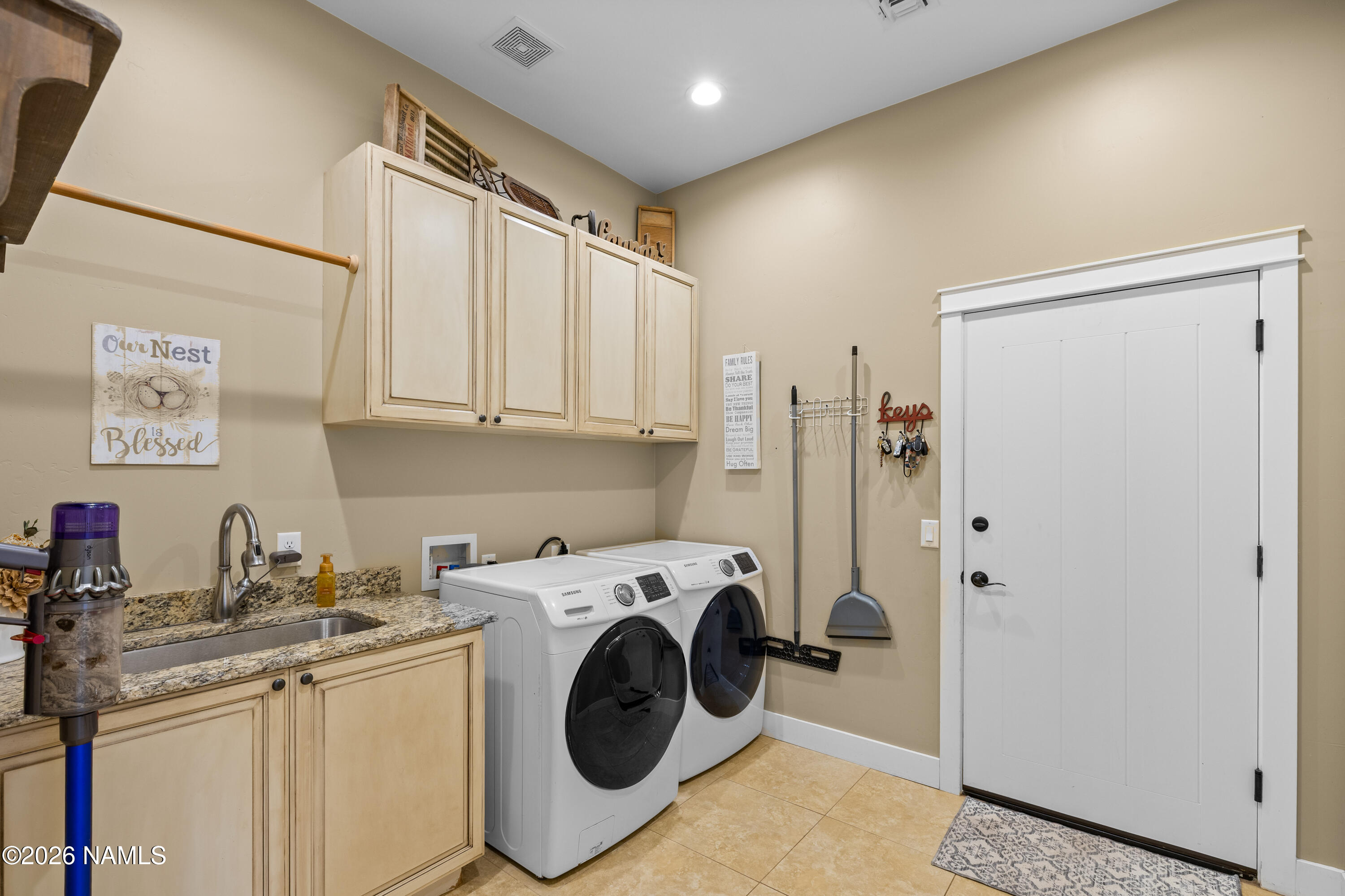 10833 Sage Road Flagstaff, AZ 86004 - Photo 17 of 45 Laundry