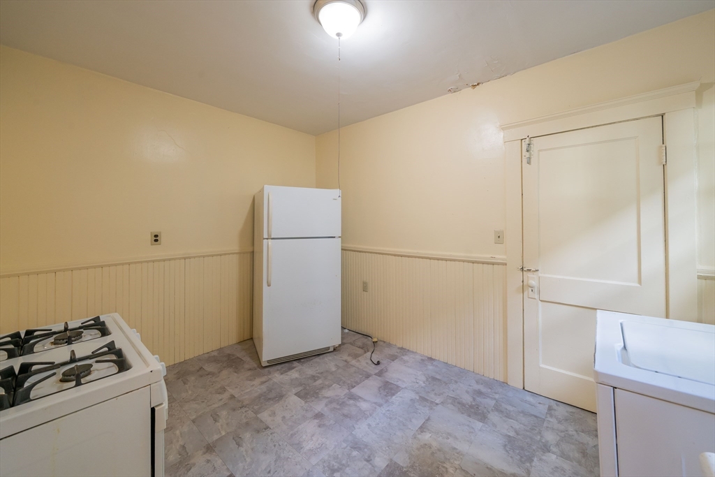 14 Moulton Road Arlington, MA 02476 - Photo 12 of 42 Gallery Image 12