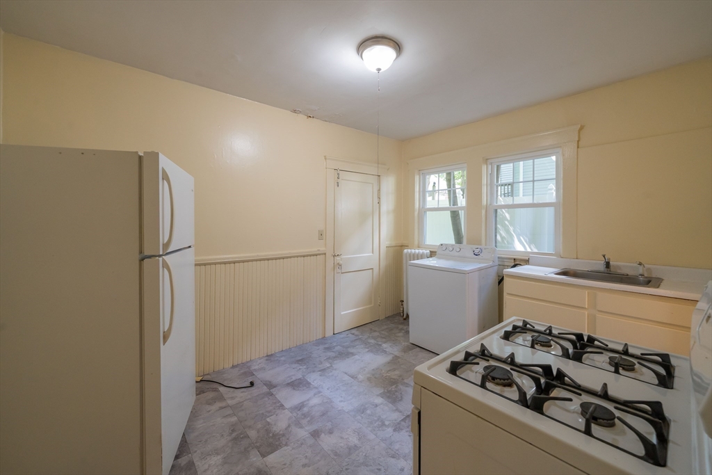 14 Moulton Road Arlington, MA 02476 - Photo 9 of 42 Gallery Image 9
