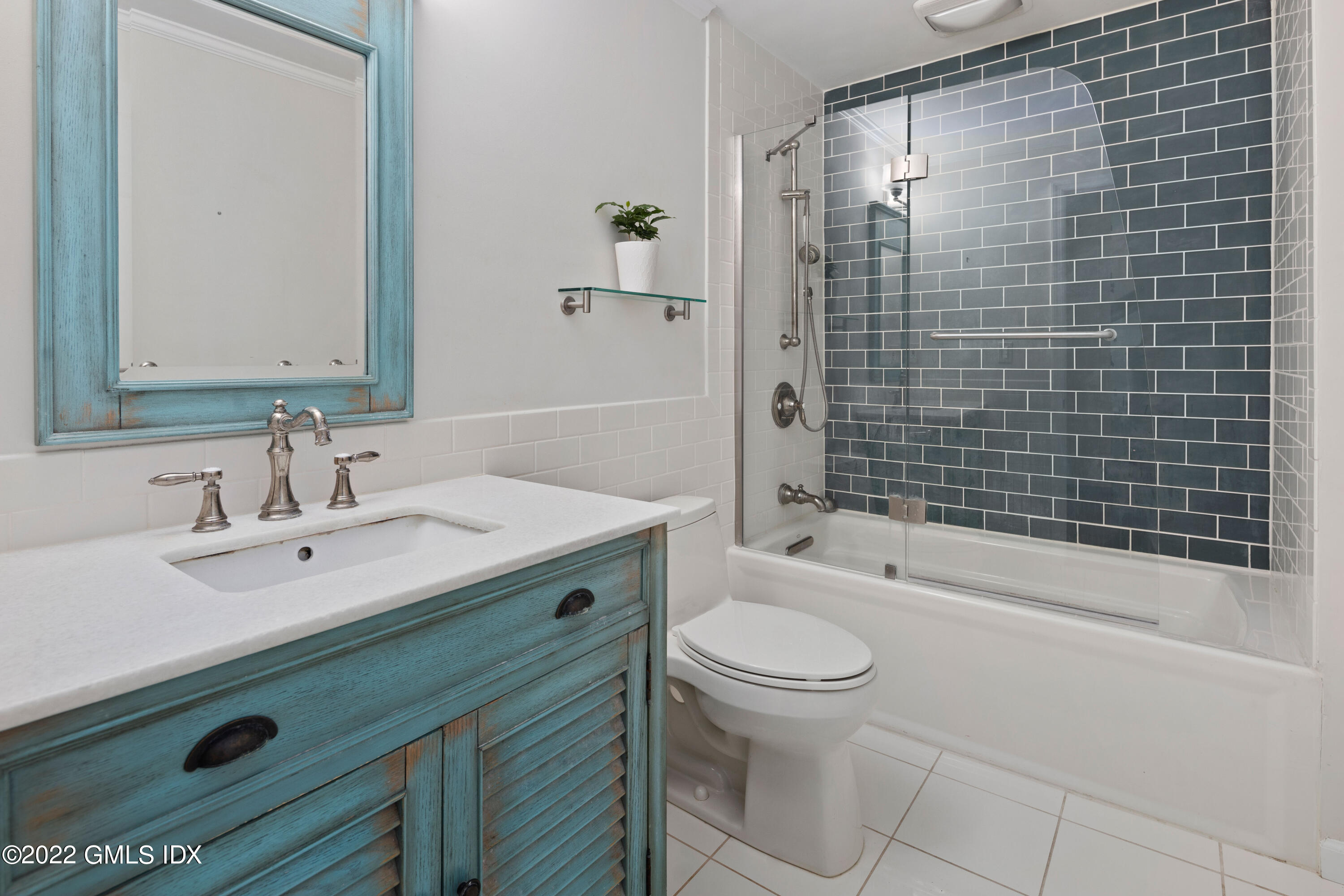 324 Haviland Road Stamford, CT 06903 - Photo 24 of 40 a bathroom with a sink toilet and shower