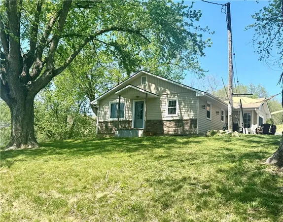 $299,900 | 135 Southeast Mt Zion Road, St. Joseph, MO 64504