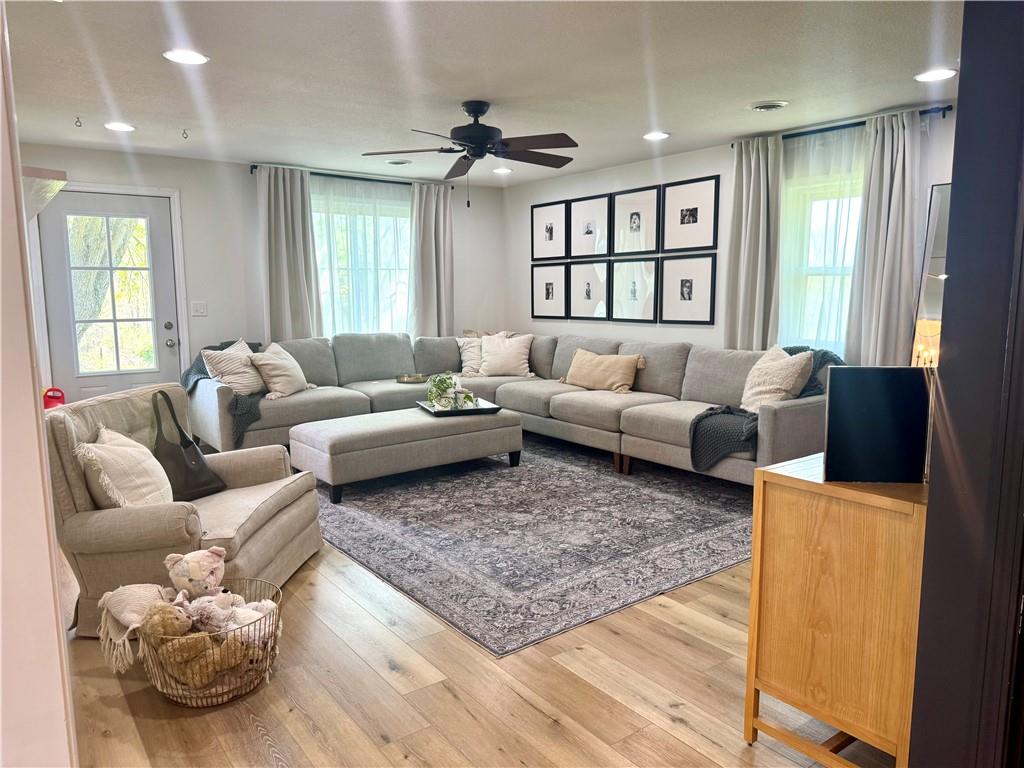 135 Southeast Mt Zion Road St. Joseph, MO 64504 - Photo 4 of 43