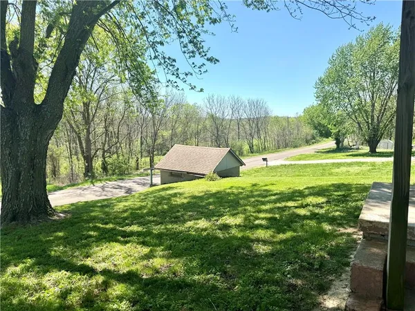 $299,900 | 135 Southeast Mt Zion Road, St. Joseph, MO 64504