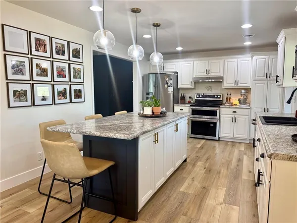 $299,900 | 135 Southeast Mt Zion Road, St. Joseph, MO 64504