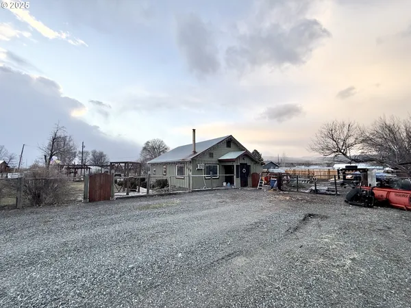 $273,000 | 138 12th Street, Prairie City, OR 97869