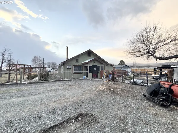 $273,000 | 138 12th Street, Prairie City, OR 97869