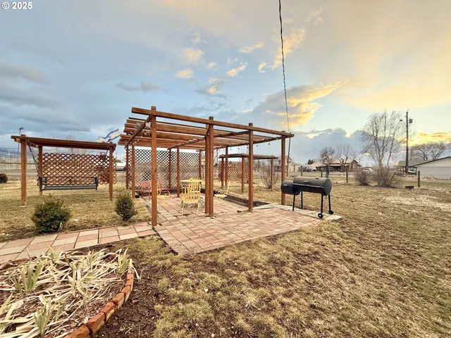 $277,000 | 138 12th Street, Prairie City, OR 97869